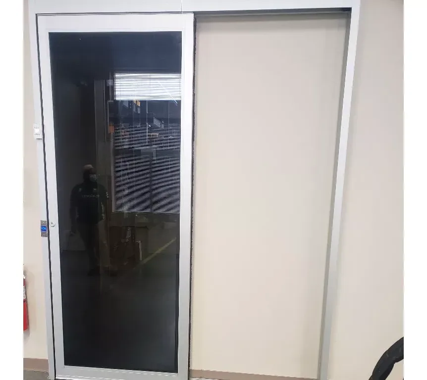 Record 5100 automatic sliding door, surface applied